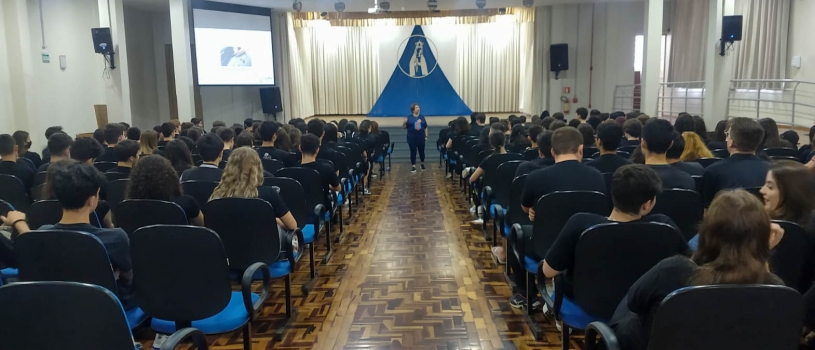 PSICOPEDAGOGA DA FISMA REALIZA CICLO DE CONVERSAS COM ESTUDANTES DO ENSINO MÉDIO