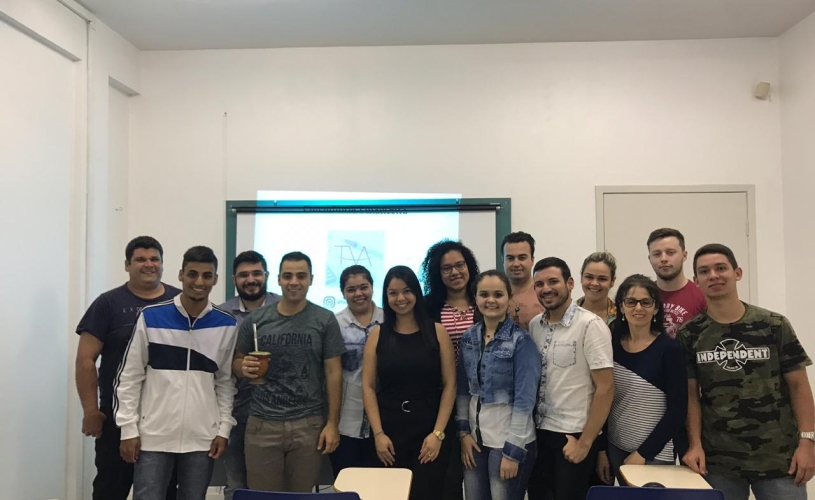 Curso de Administração da FISMA recebeu visita de consultora financeira