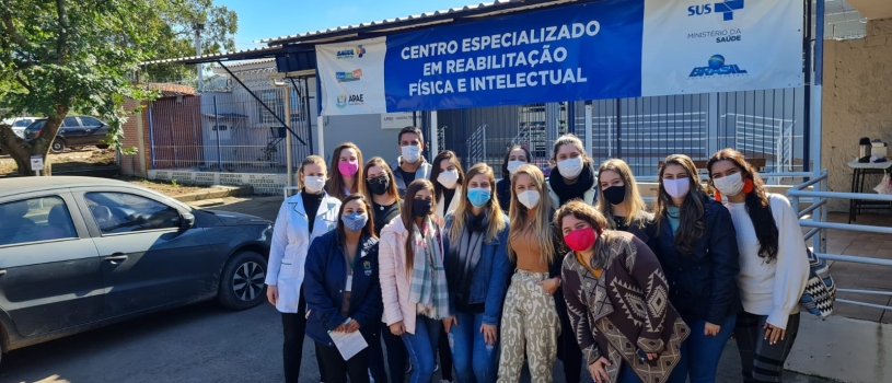 ACADÊMICOS DE PSICOLOGIA VISITAM A APAE E O CER-II DE SANTA MARIA