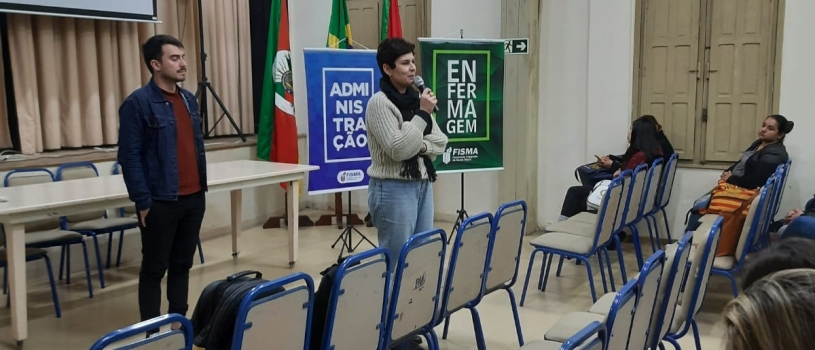 CURSO DE ENFERMAGEM E DE ADMINISTRAÇÃO PARTICIPAM DE AULA INAUGURAL