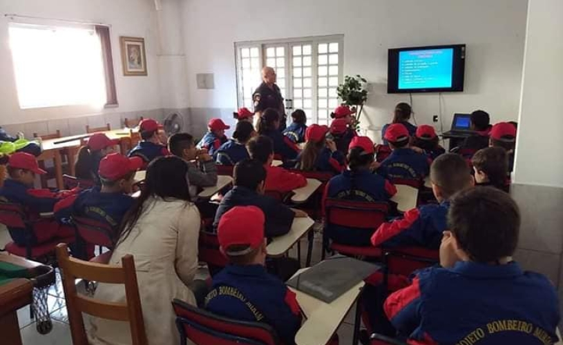 NÚCLEO DE PSICOLOGIA JURÍDICA REALIZA ATUAÇÃO JUNTO AO PROJETO BOMBEIRO MIRIM